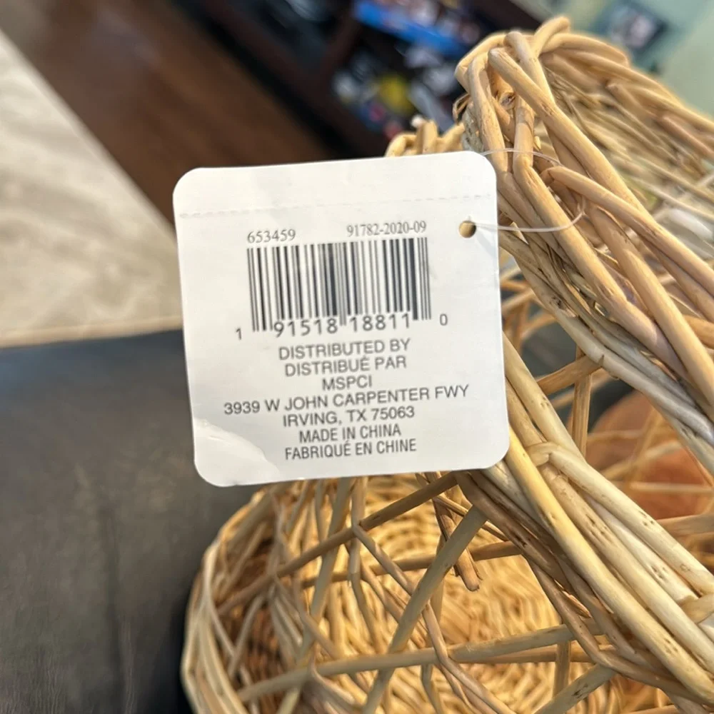 2 small baskets. Can be used for anything! Plants, garbage pail, gift basket!